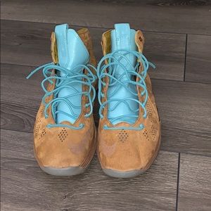Lebron 10 scooby doo/hazelnut